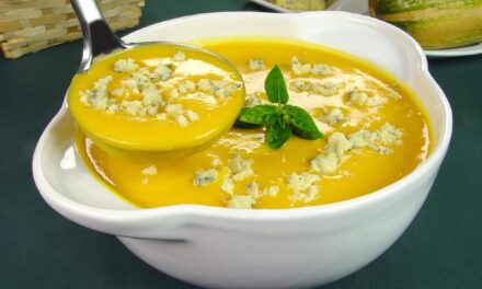 Receita de sopa-creme de abóbora com gorgonzola