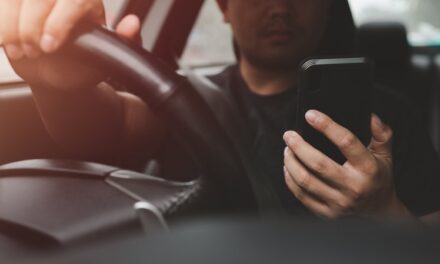 Donos de iPhone relatam problemas de conexão Bluetooth em carros