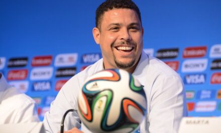Ronaldo Fenômeno firma acordo para compra do Cruzeiro por R$ 400 milhões