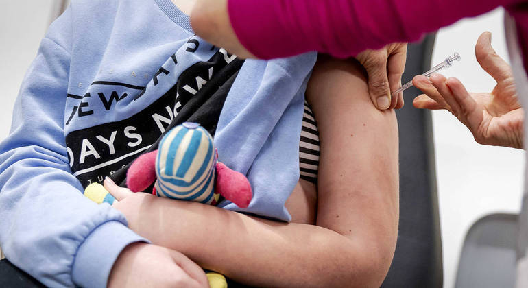 Menino de 8 anos é a primeira criança vacinada contra Covid no DF – Notícias