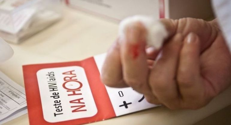 Metrô de SP faz ação de combate ao HIV com distribuição de autotestes – Notícias