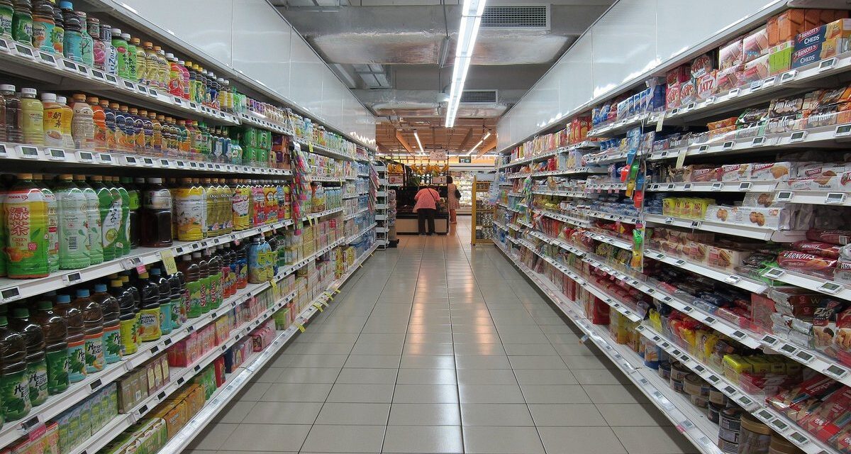 Setor de supermercados gerou mais empregos no Brasil durante pandemia, mostra pesquisa; confira