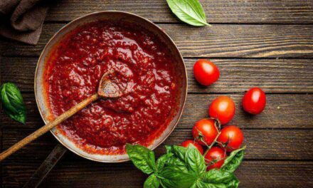 Molho de tomate caseiro é mais saudável e econômico! Aprenda a fazer
