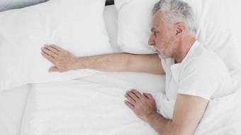 Falta de sono é associada ao risco do surgimento de Alzheimer em pessoas saudáveis – Notícias