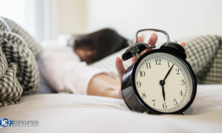 Dormir demais faz mal? Saiba quando o sono excessivo é sinal de problema
